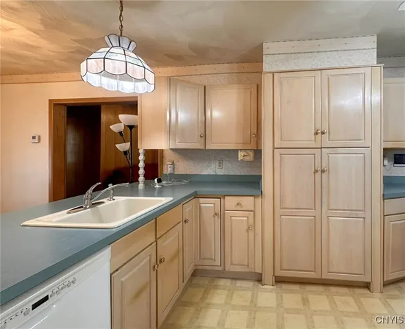 $190,000 | 2958 Mill Place, Paris, NY 13456