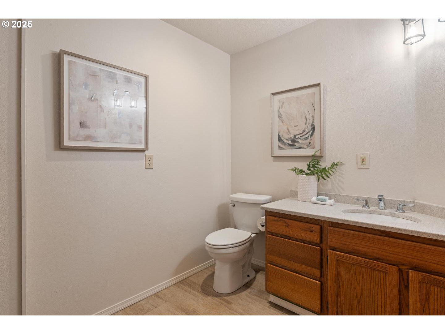 8714 Southwest 49th Avenue Portland, OR 97219 - Photo 11 of 41 Gallery Image 11
