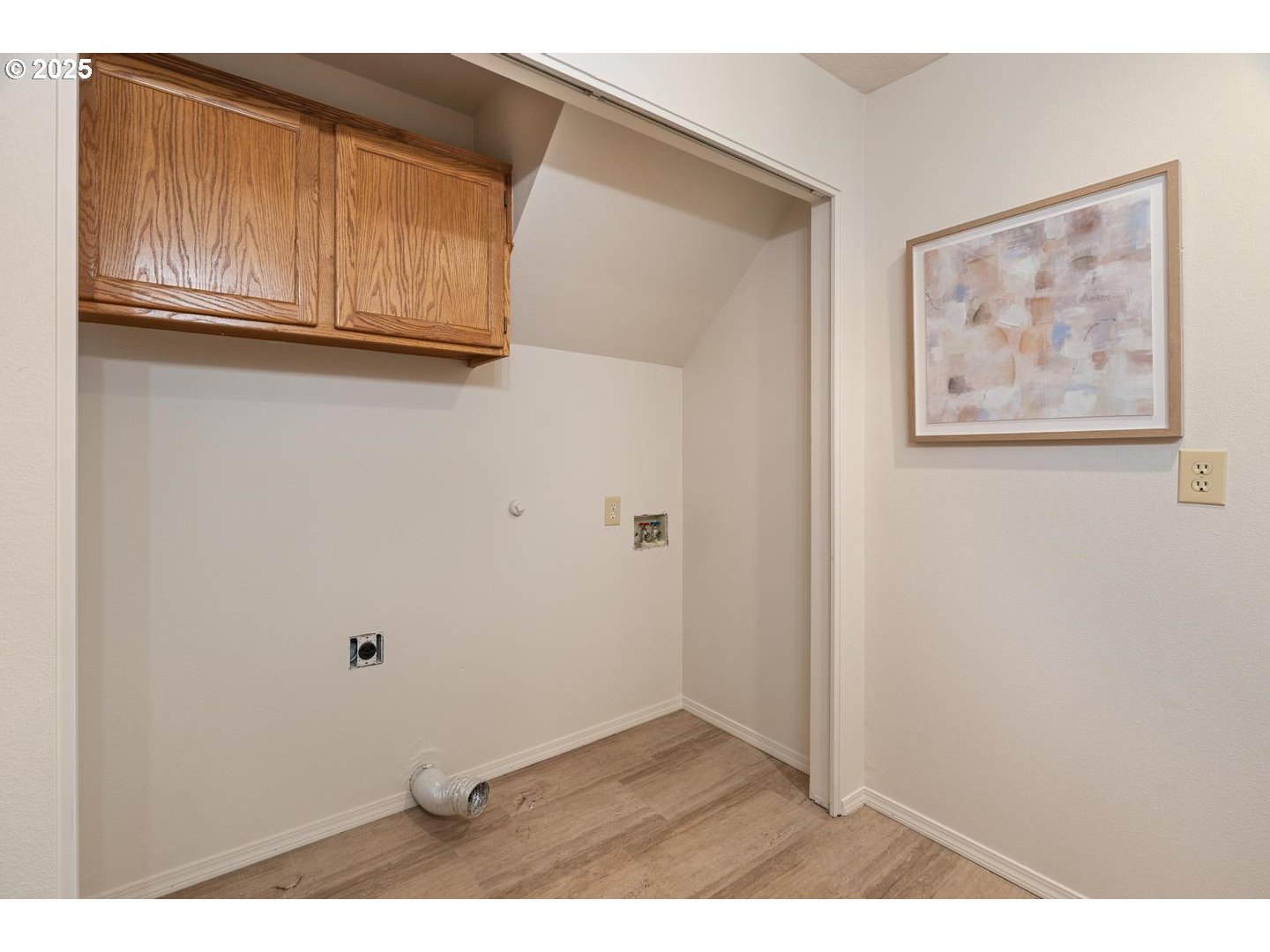 8714 Southwest 49th Avenue Portland, OR 97219 - Photo 12 of 41 Gallery Image 12