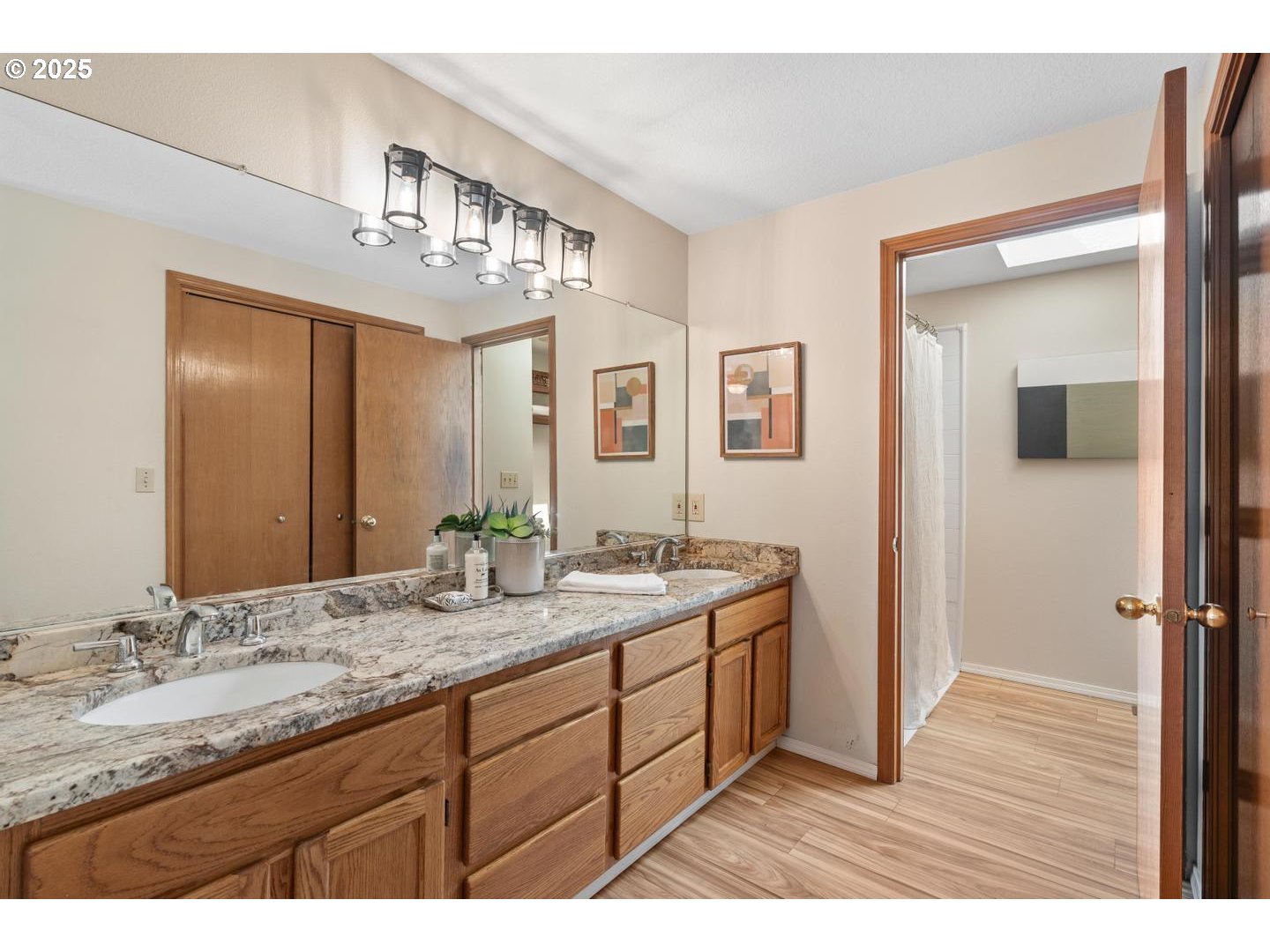 8714 Southwest 49th Avenue Portland, OR 97219 - Photo 15 of 41 Gallery Image 15