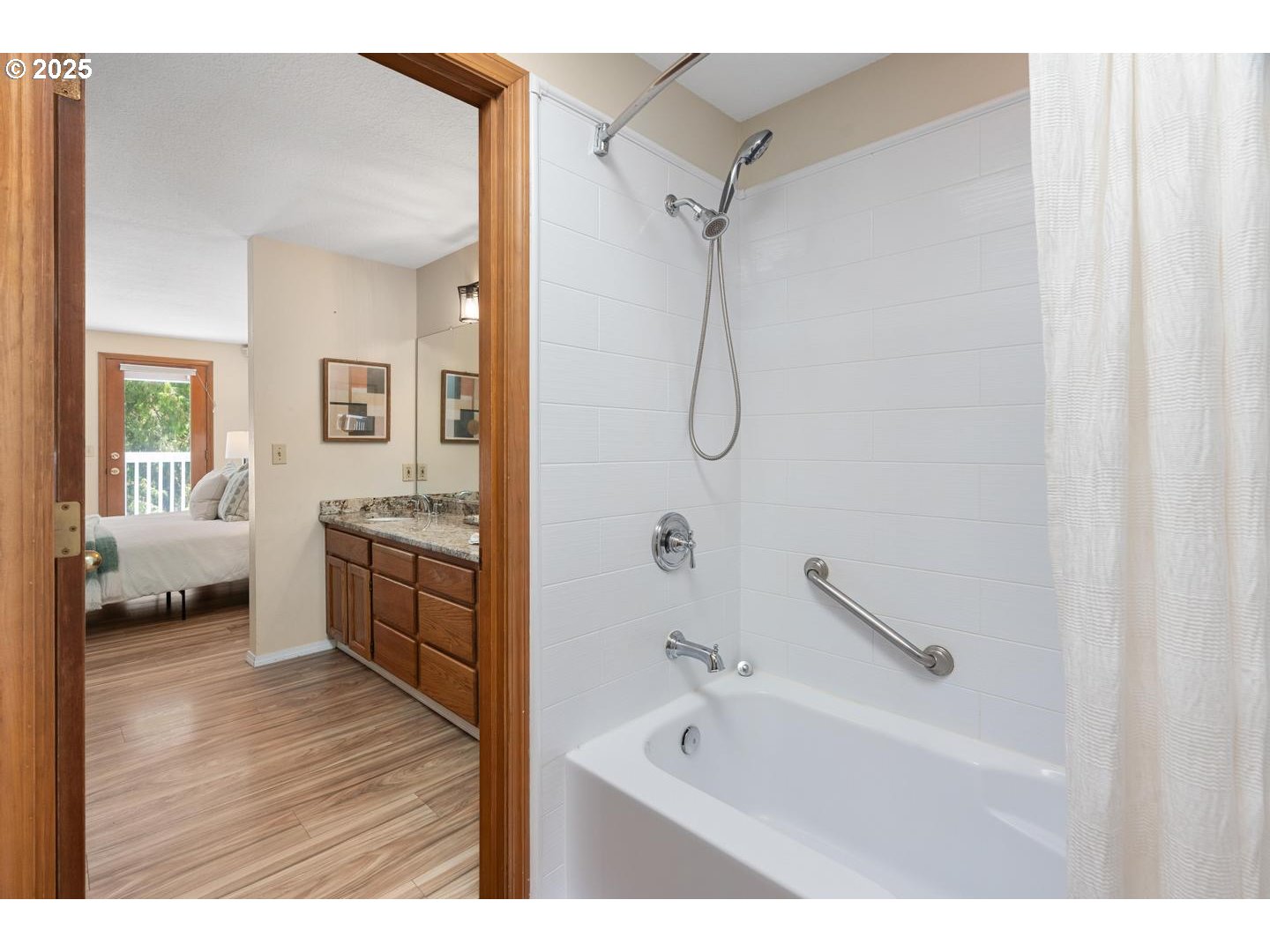 8714 Southwest 49th Avenue Portland, OR 97219 - Photo 16 of 41 Gallery Image 16