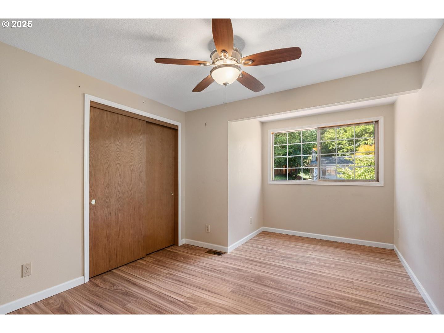 8714 Southwest 49th Avenue Portland, OR 97219 - Photo 20 of 41 Bedroom