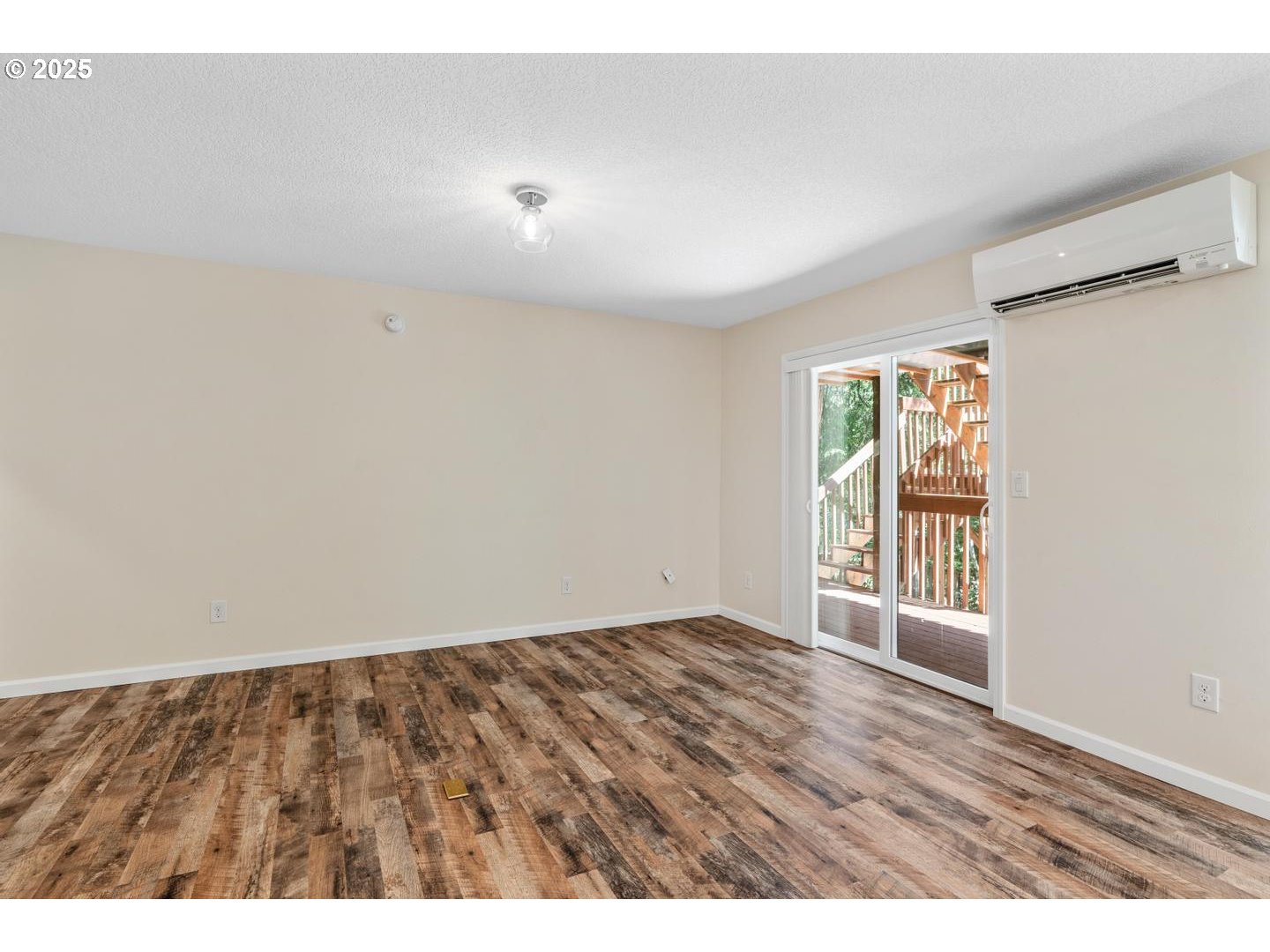 8714 Southwest 49th Avenue Portland, OR 97219 - Photo 28 of 41 Family Room