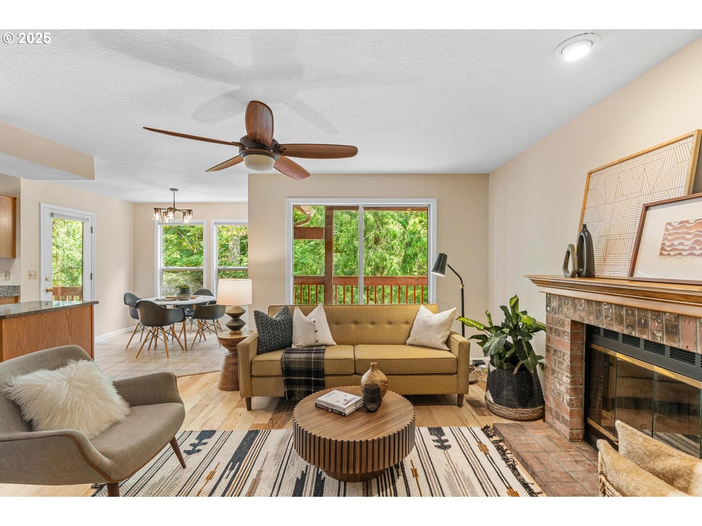 8714 Southwest 49th Avenue Portland, OR 97219 - Photo 8 of 41 Gallery Image 8