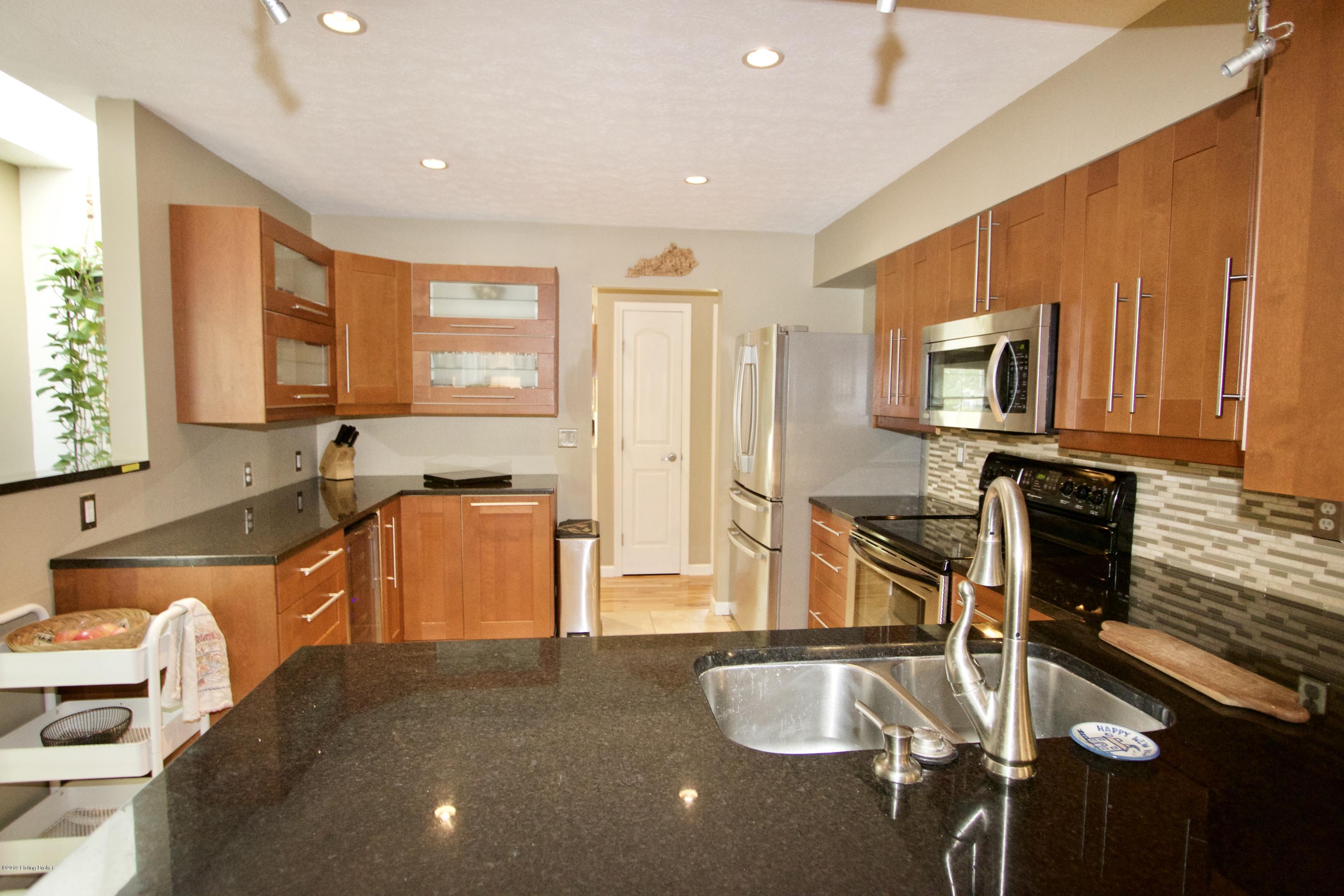 6603 Tottenham Road Louisville, KY 40207 - Photo 12 of 63 fullsizeoutput_2d89