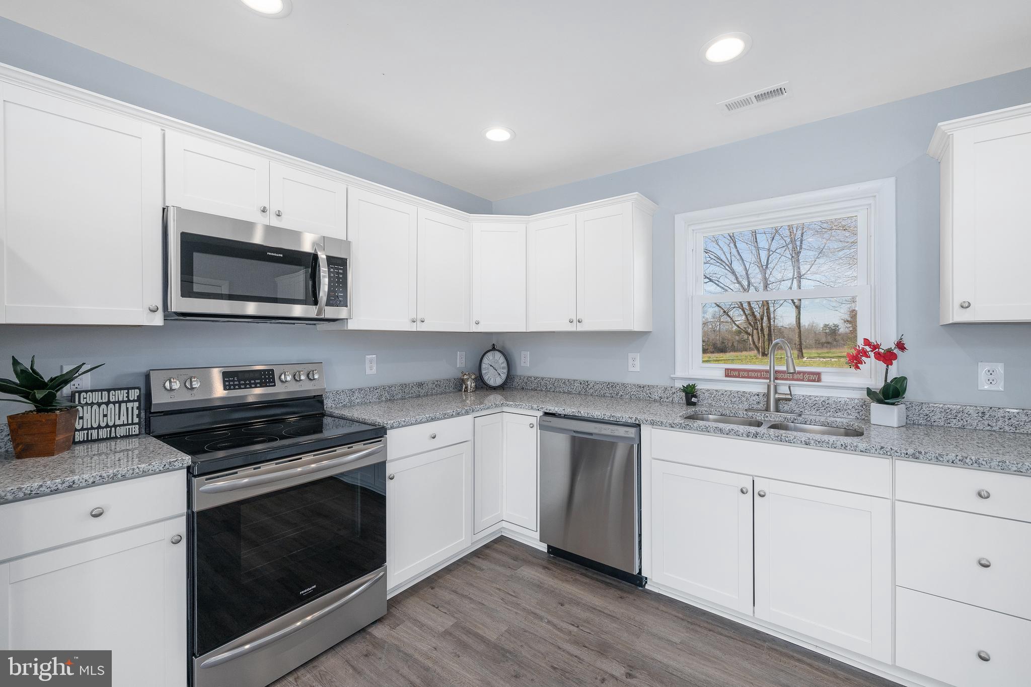 2334 Mt Olive Road Beaverdam, VA 23015 - Photo 4 of 37 Granite Counter tops!