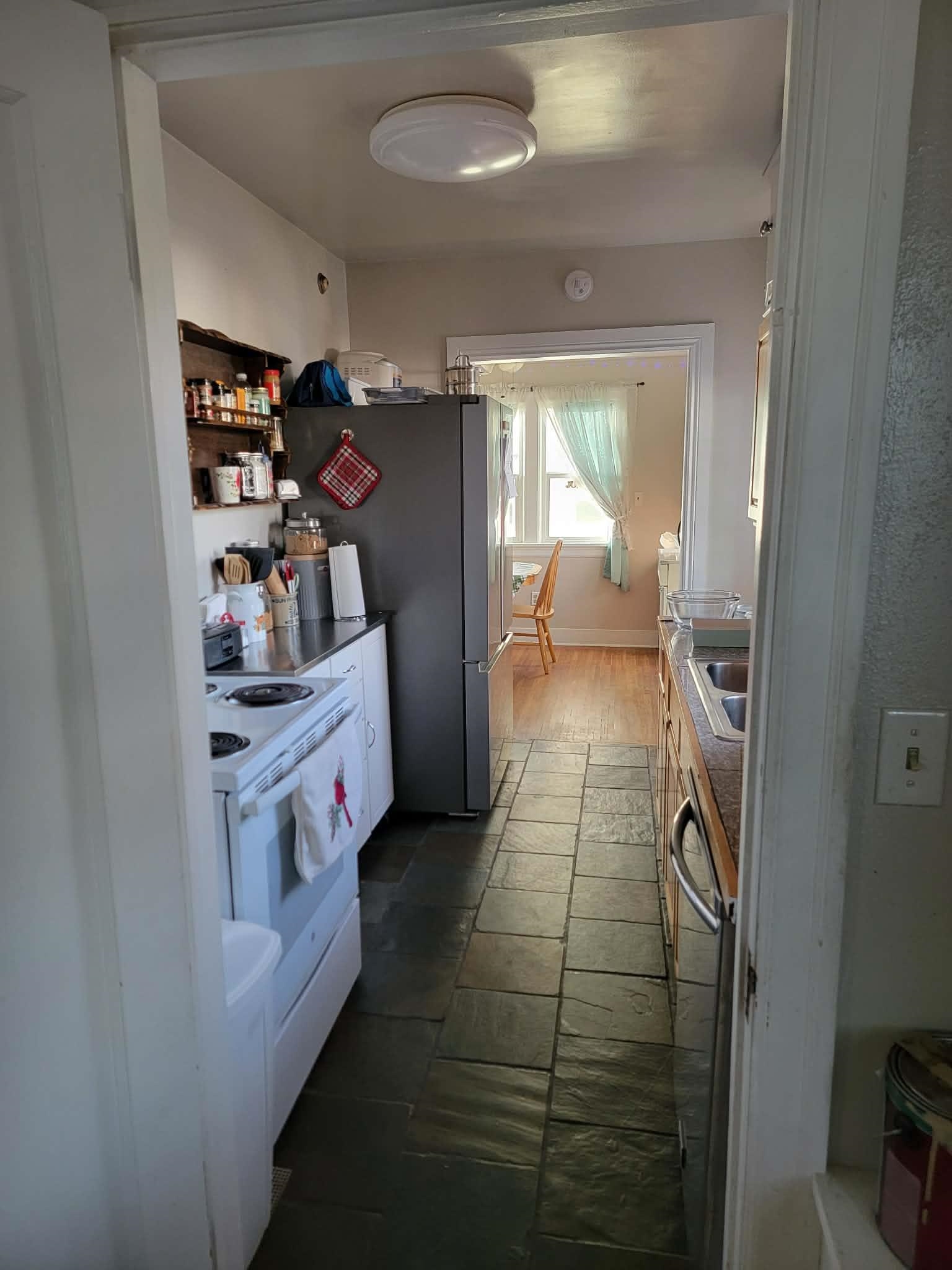 407 East Hoffman Avenue Spokane, WA 99207 - Photo 16 of 26