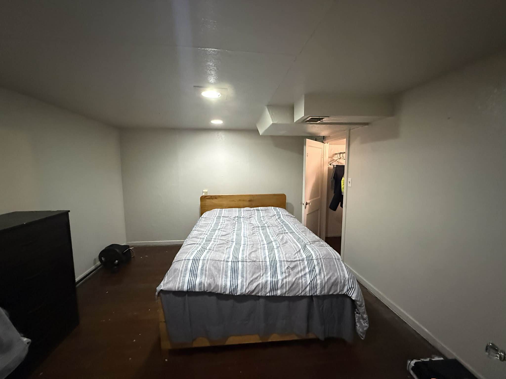 407 East Hoffman Avenue Spokane, WA 99207 - Photo 10 of 26