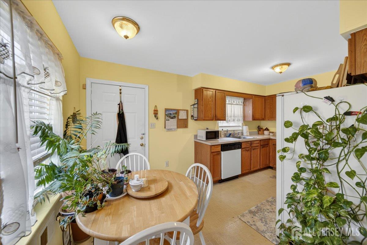112 Commerce Street Perth Amboy, NJ 08861 - Photo 9 of 33