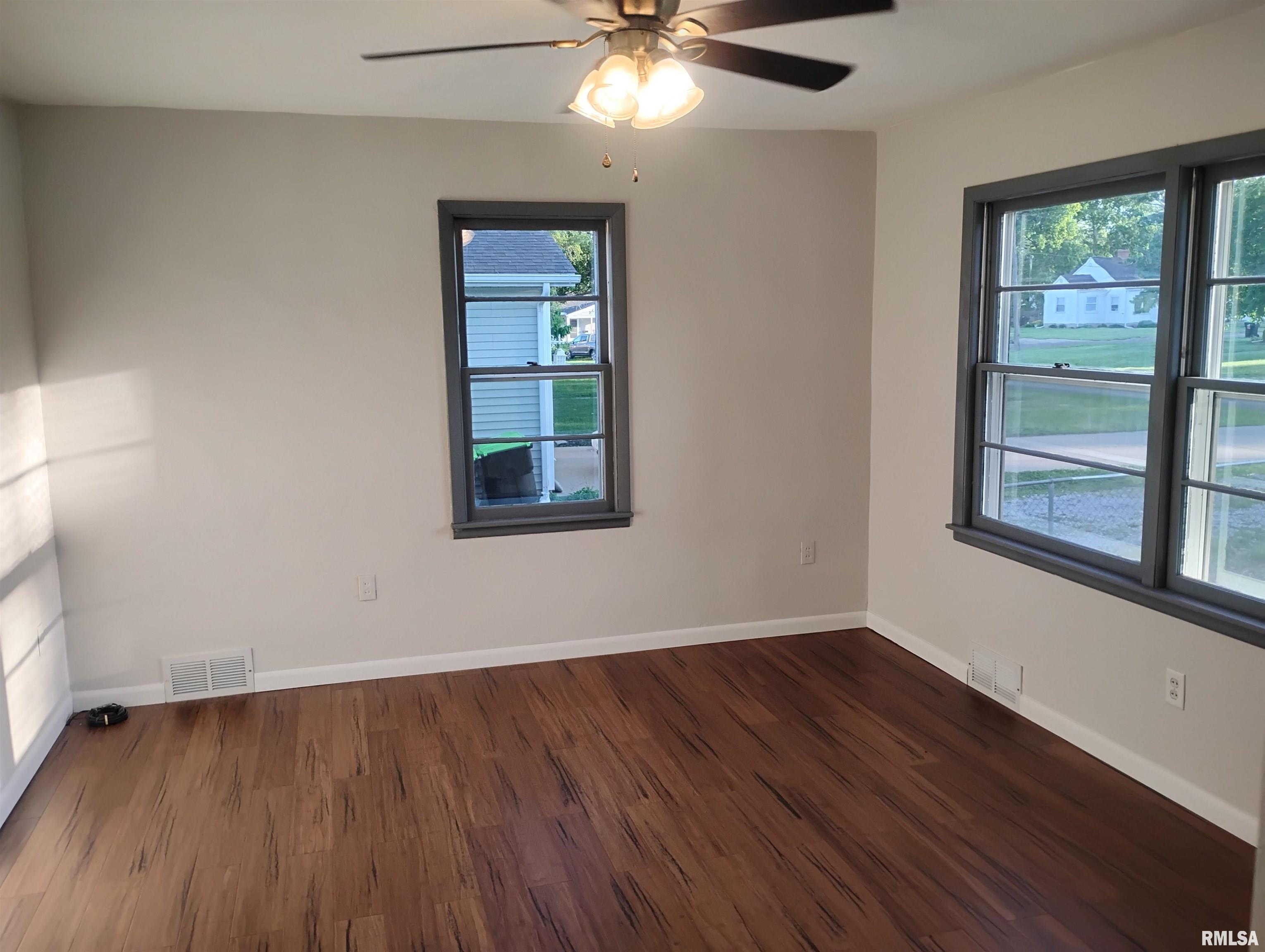 1506 North 3rd Street Chillicothe, IL 61523 - Photo 2 of 23