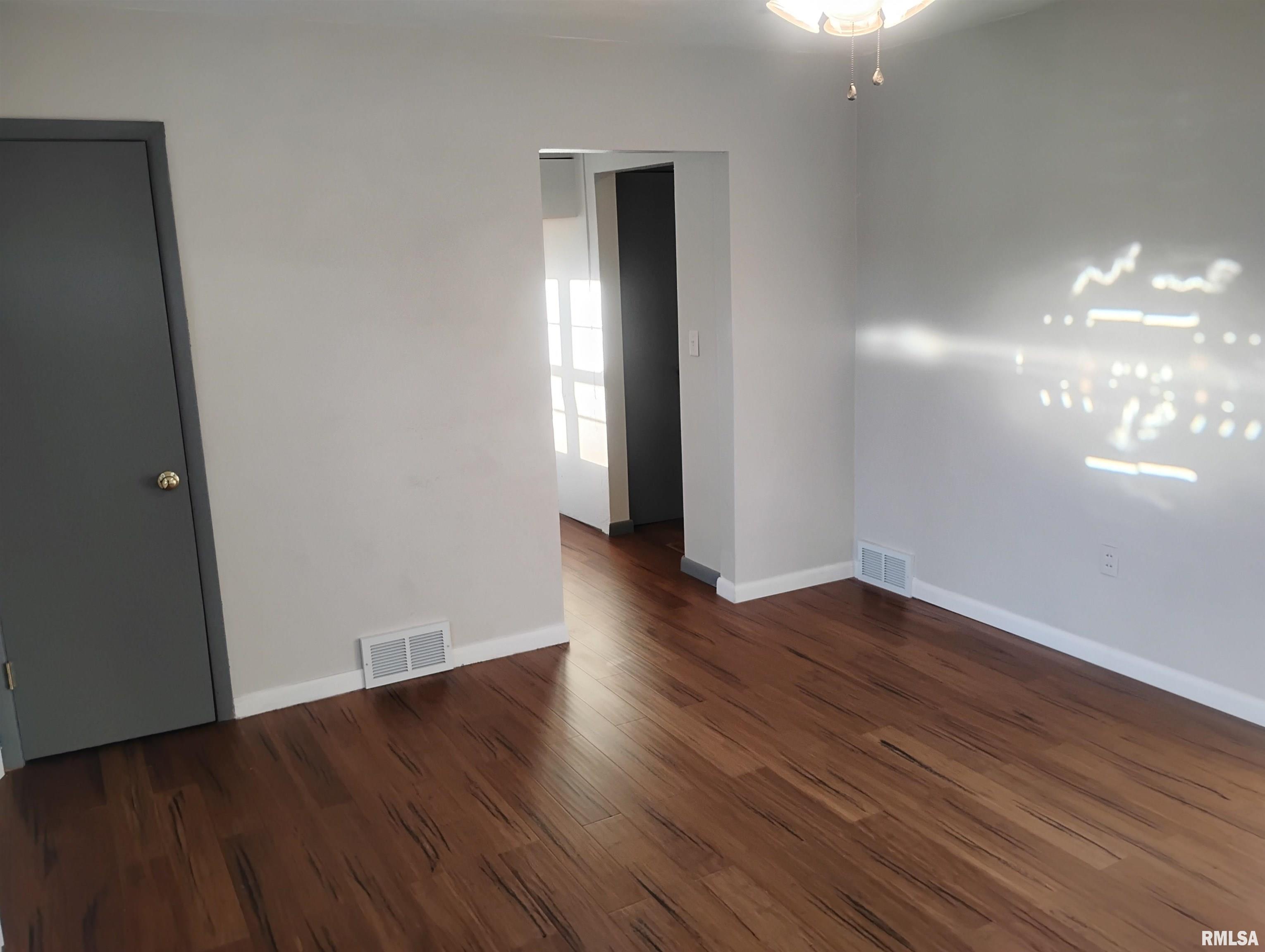 1506 North 3rd Street Chillicothe, IL 61523 - Photo 3 of 23