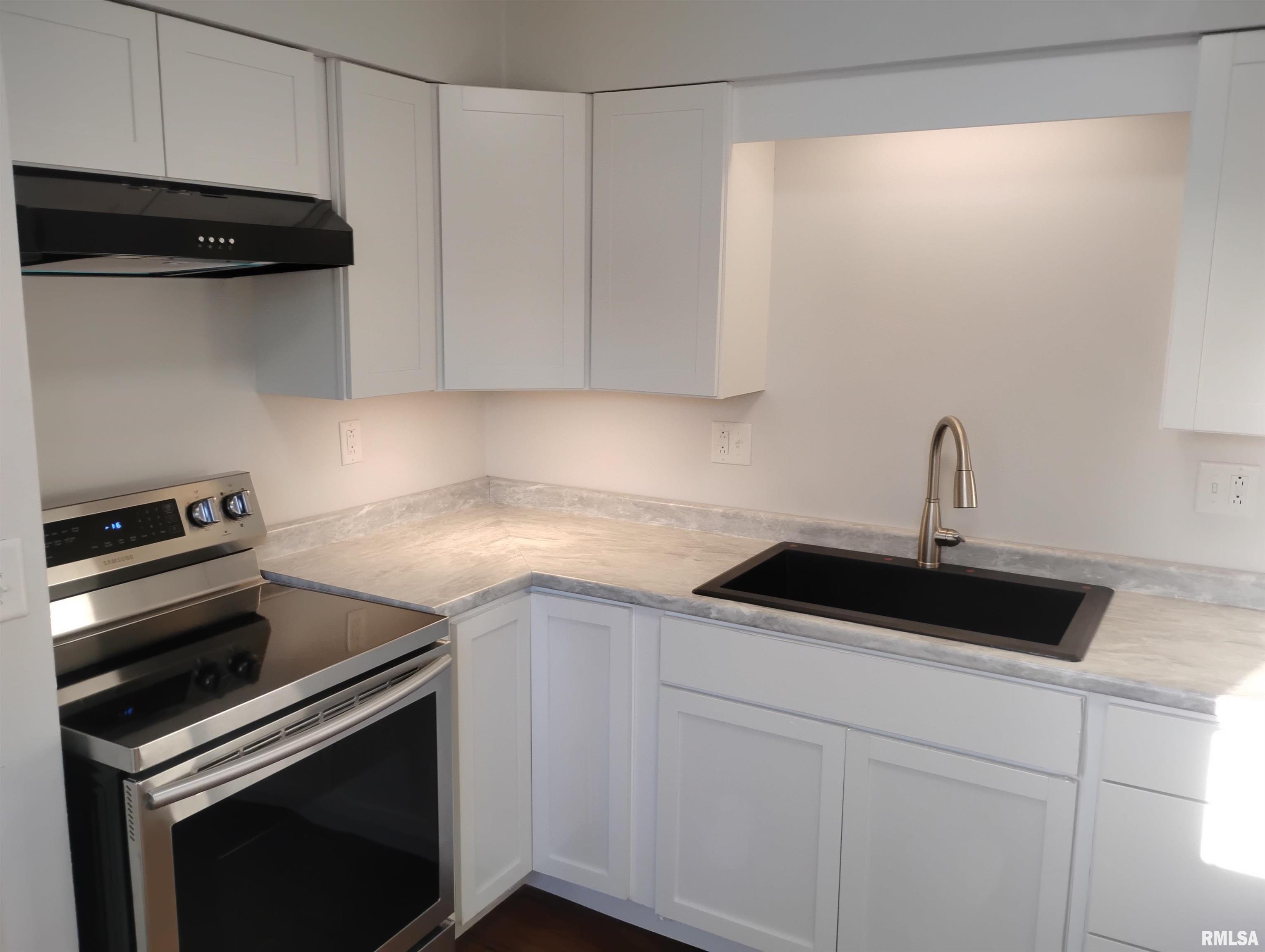 1506 North 3rd Street Chillicothe, IL 61523 - Photo 4 of 23