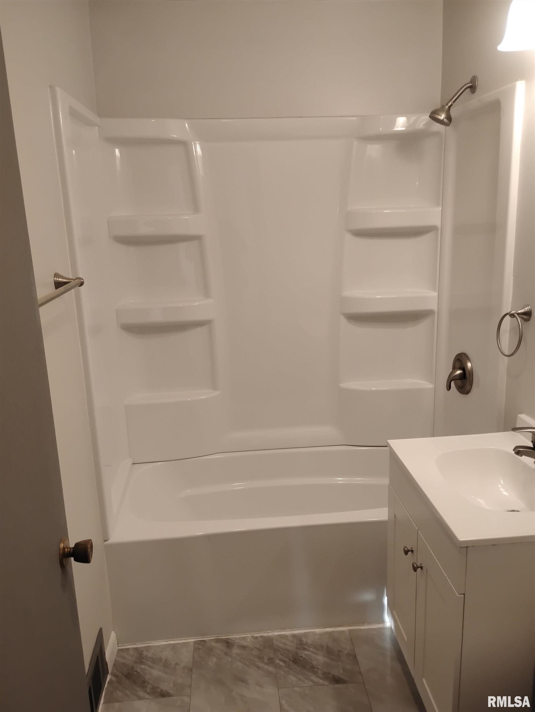 1506 North 3rd Street Chillicothe, IL 61523 - Photo 8 of 23