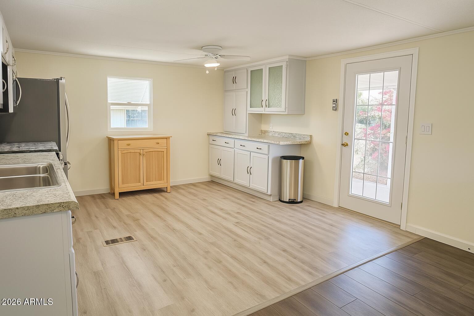 3405 South Tomahawk Road, Unit 301 Apache Junction, AZ 85119 - Photo 4 of 10 kitchen