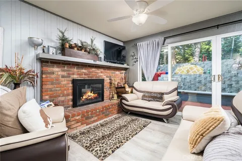 $399,000 | 682 Buckingham Square, Lake Arrowhead, CA 92352