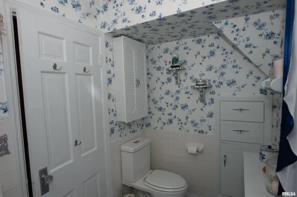 $215,900 | 600 North Monroe Street, Abingdon, IL 61410