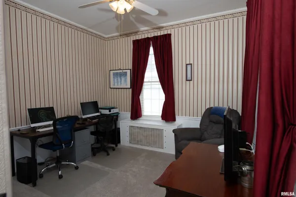 $215,900 | 600 North Monroe Street, Abingdon, IL 61410