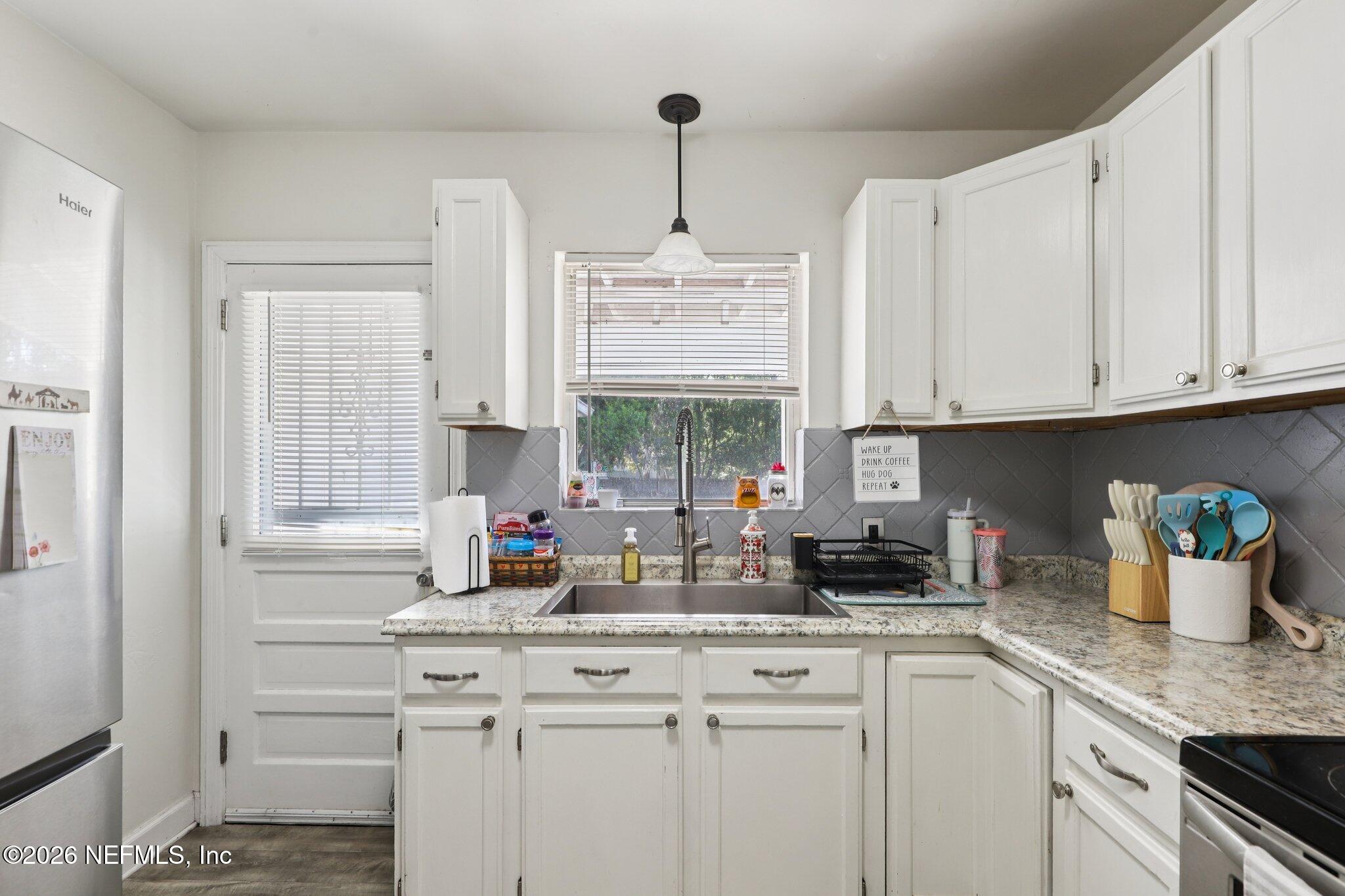 737 Wren Road Jacksonville, FL 32216 - Photo 18 of 33 Kitchen