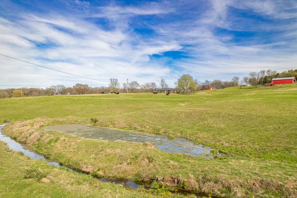 $989,900 | 1839 Polly Adams Road, Belfast, TN 37019