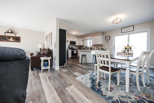 $359,900 | 884 Willow Springs Road, Detroit Lakes, MN 56501