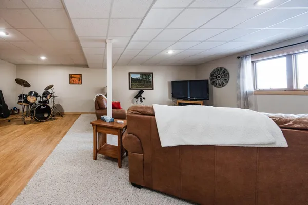 $359,900 | 884 Willow Springs Road, Detroit Lakes, MN 56501
