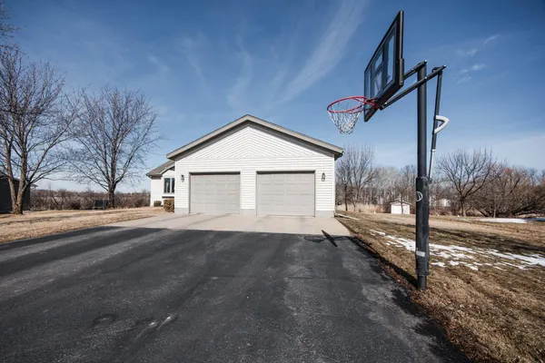 $359,900 | 884 Willow Springs Road, Detroit Lakes, MN 56501