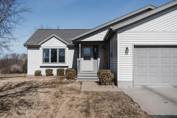 $359,900 | 884 Willow Springs Road, Detroit Lakes, MN 56501