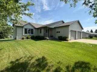 $359,900 | 884 Willow Springs Road, Detroit Lakes, MN 56501
