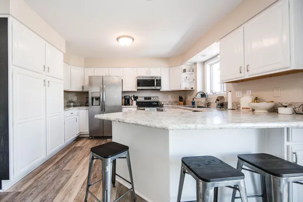 $359,900 | 884 Willow Springs Road, Detroit Lakes, MN 56501