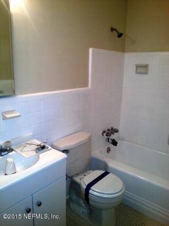 8924 Ricardo Lane Jacksonville, FL 32216 - Photo 11 of 18 main bath
