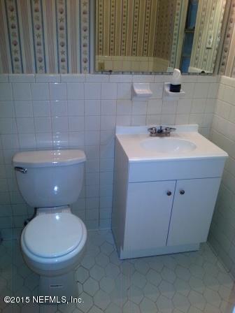 8924 Ricardo Lane Jacksonville, FL 32216 - Photo 13 of 18 master bath