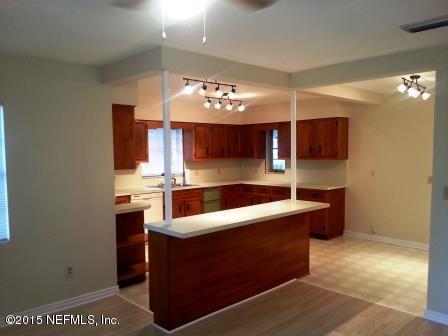 8924 Ricardo Lane Jacksonville, FL 32216 - Photo 5 of 18 kitchen