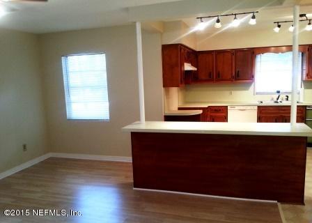 8924 Ricardo Lane Jacksonville, FL 32216 - Photo 6 of 18 bar/kitchen