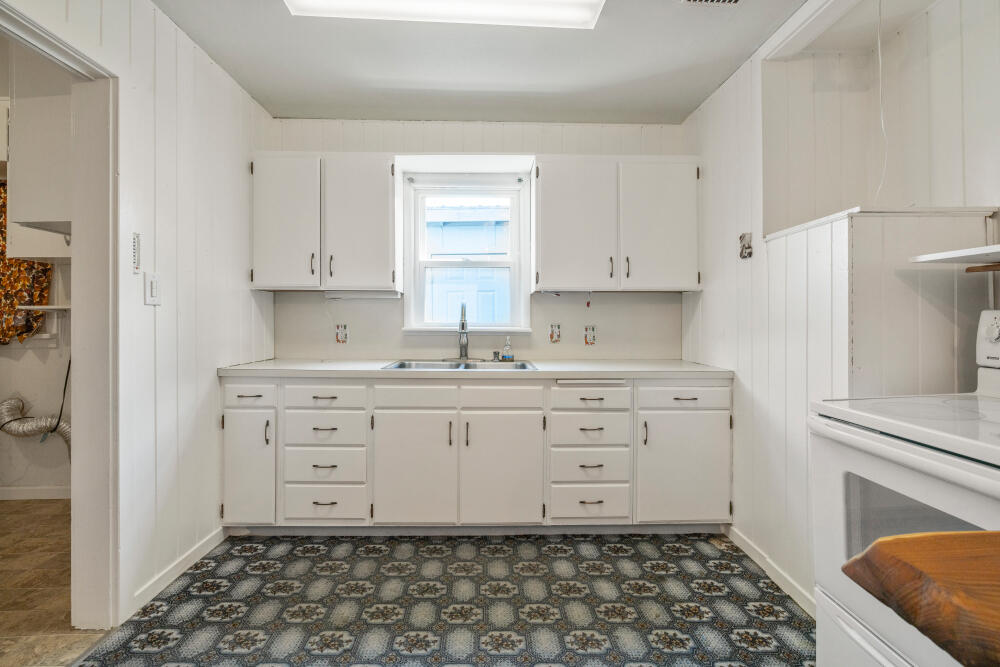 1633 Division Street Klamath Falls, OR 97601 - Photo 19 of 69 1633DivisionSt-8