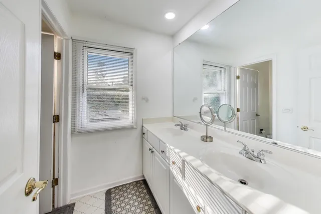 $599,555 | 1110 South Plum Tree Lane, Palatine, IL 60067