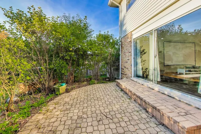 $599,555 | 1110 South Plum Tree Lane, Palatine, IL 60067