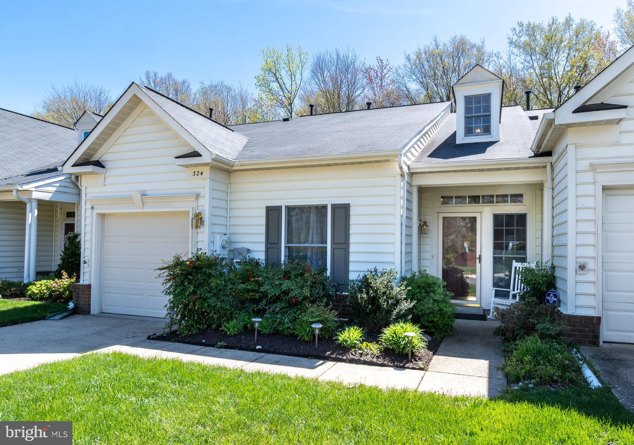 324 Colony Point Place Edgewater, MD 21037 - Photo 2 of 35