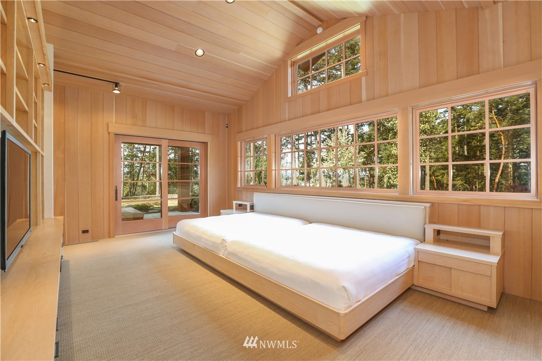 67 Roulac Lane Friday Harbor, WA 98250 - Photo 15 of 25