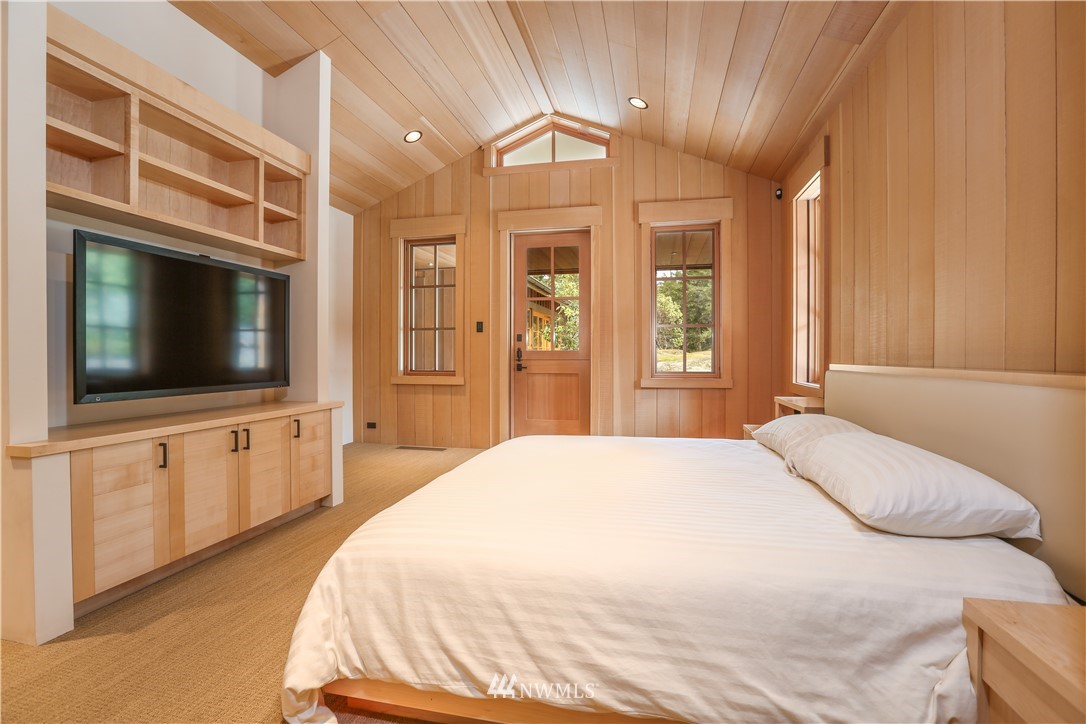 67 Roulac Lane Friday Harbor, WA 98250 - Photo 17 of 25