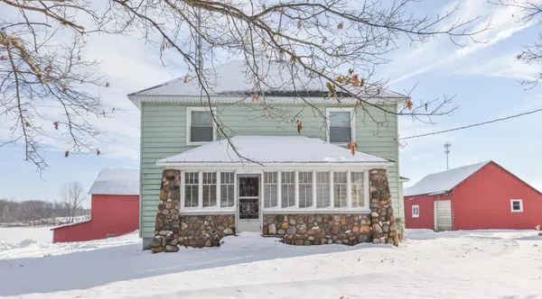 $199,900 | 141 South Snow Prairie Road, Coldwater, MI 49036