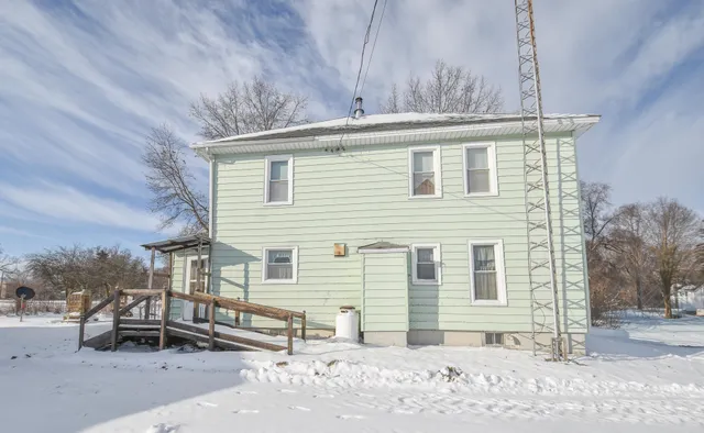 $210,000 | 141 South Snow Prairie Road, Coldwater, MI 49036