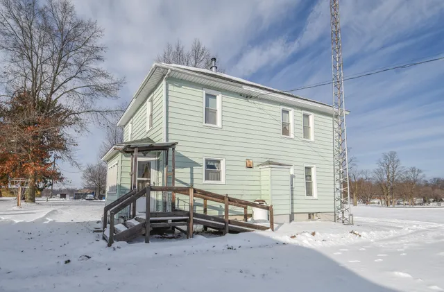 $210,000 | 141 South Snow Prairie Road, Coldwater, MI 49036