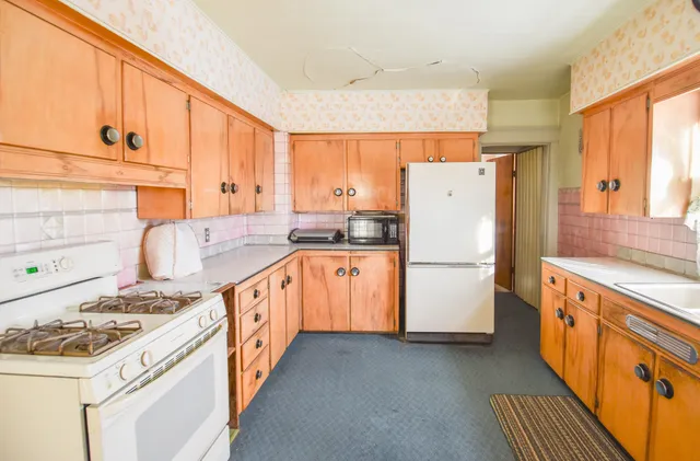 $210,000 | 141 South Snow Prairie Road, Coldwater, MI 49036