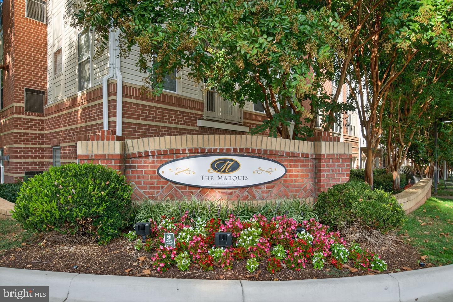 9490 Virginia Center Boulevard, Unit 127 Vienna, VA 22181 - Photo 29 of 31 a view of a outdoor space