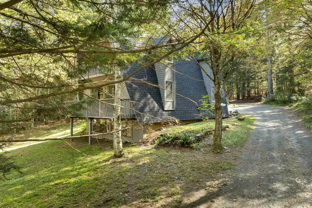 $449,900 | 402 Marsh Family Road, Hartford, VT 05059