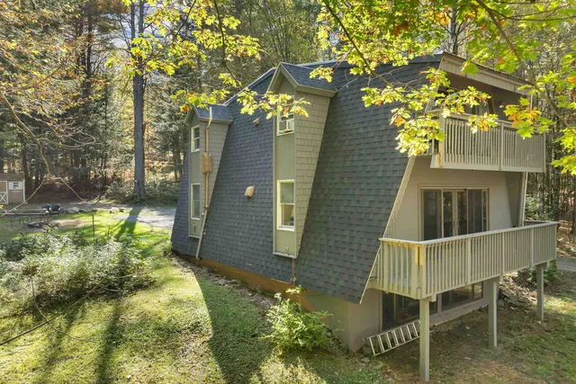 $449,900 | 402 Marsh Family Road, Hartford, VT 05059