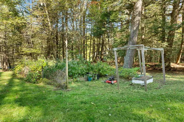 $449,900 | 402 Marsh Family Road, Hartford, VT 05059