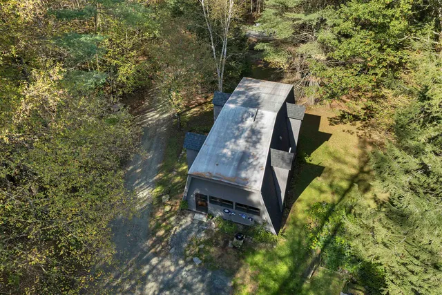 $449,900 | 402 Marsh Family Road, Hartford, VT 05059