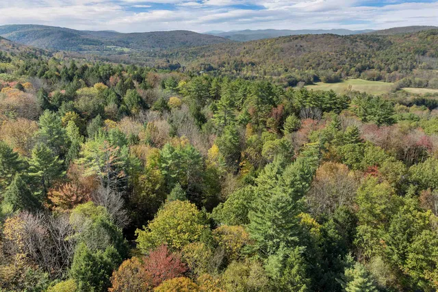 $449,900 | 402 Marsh Family Road, Hartford, VT 05059