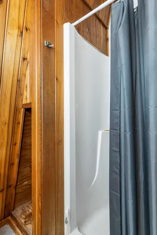 $449,900 | 402 Marsh Family Road, Hartford, VT 05059